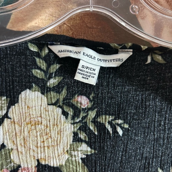 American Eagle Outfitters Boho Black Floral Top Size Small - Picture 6 of 16